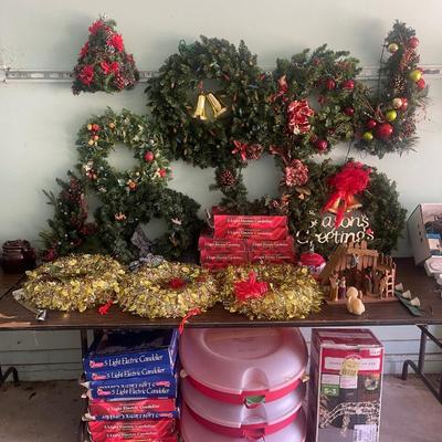 Wreath lot