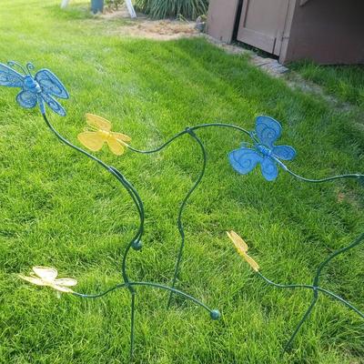 2 STAKED METAL COUNTER WEIGHTED BUTTERFLIES