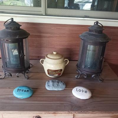 2 CANDLE LANTERNS, 3 ROCKS WITH WORDS AND A BEAN POT