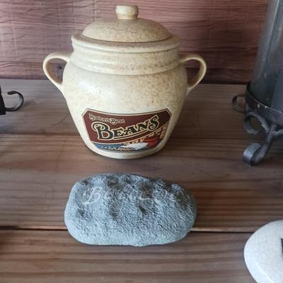 2 CANDLE LANTERNS, 3 ROCKS WITH WORDS AND A BEAN POT