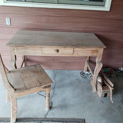 RUSTIC WRITING DESK W/CHAIR