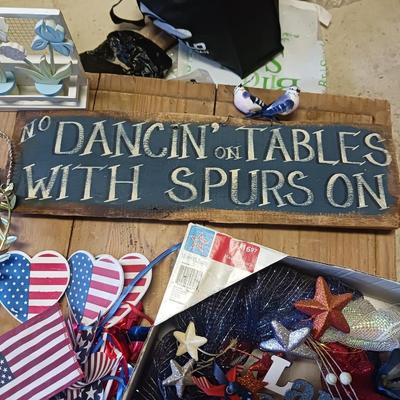 MOSTLY PATRIOTIC DECOR