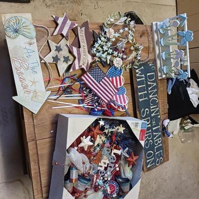 MOSTLY PATRIOTIC DECOR