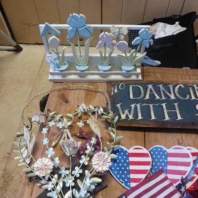 MOSTLY PATRIOTIC DECOR