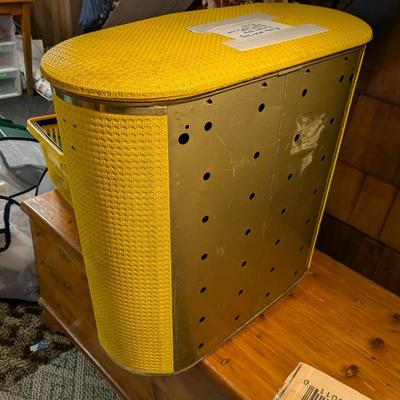 Very Cool Vintage Hamper