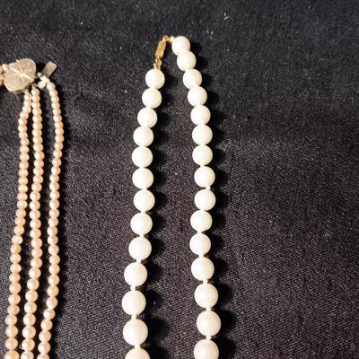 2 FAUX PEARL NECKLACES, EARRINGS AND BROOCH