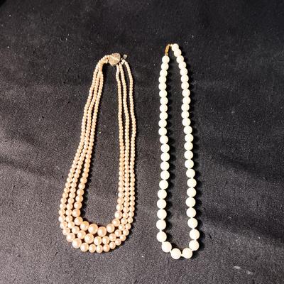 2 FAUX PEARL NECKLACES, EARRINGS AND BROOCH