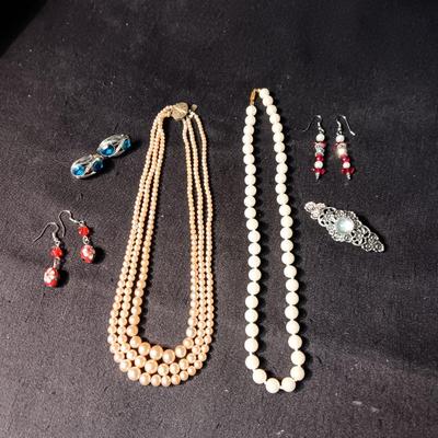 2 FAUX PEARL NECKLACES, EARRINGS AND BROOCH