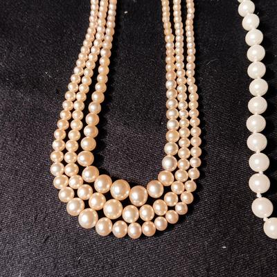 2 FAUX PEARL NECKLACES, EARRINGS AND BROOCH