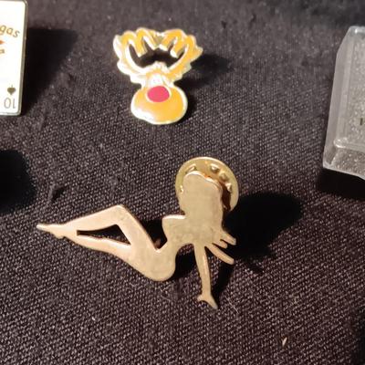 PRINCE ALBERT TIN, VARIOUS PINS AND A KEYCHAIN