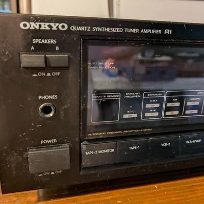 ONKYO TX-860 Quartz Synthesized Tuner Amplifier. Vintage. 1980’s