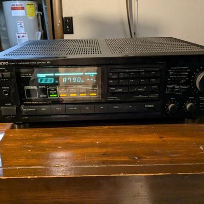 ONKYO TX-860 Quartz Synthesized Tuner Amplifier. Vintage. 1980’s