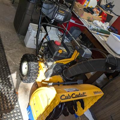 Cub Cadet 524SWE (24") 208cc Two-Stage Snow Blower