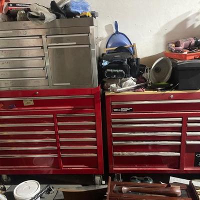 Lots of tool boxes 