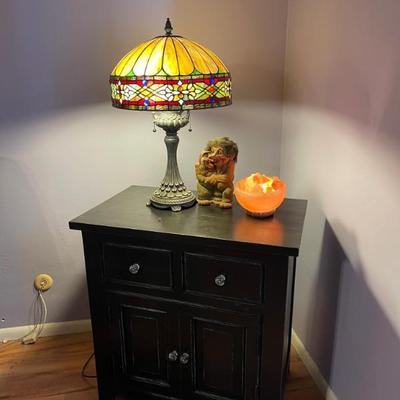 Tiffany style lamp ( needs some repair on one panel 