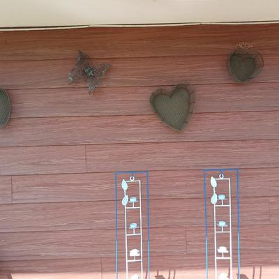 2 CANDLE STANDS AND HEART SHAPED BASKETS