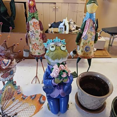 CUTE CRITTERS AND FLOWER POTS