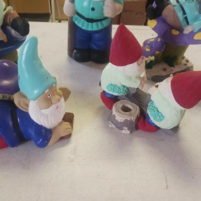 GNOMES AND OTHER FIGURES PLUS 2 FLOWER POTS