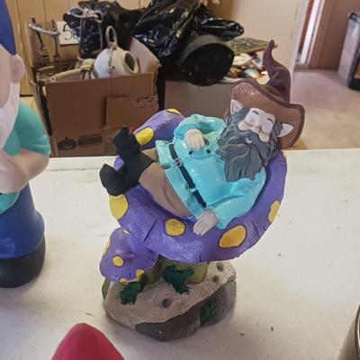 GNOMES AND OTHER FIGURES PLUS 2 FLOWER POTS