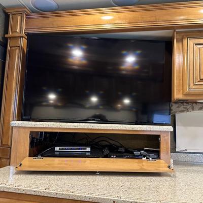 2016 TUSCANY XTE MOTOR COACH WITH ALL THE BELLS AND WHISTLES