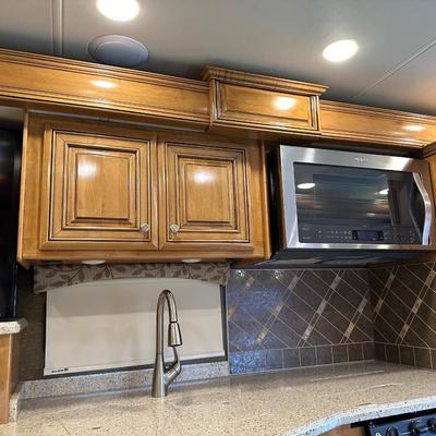 2016 TUSCANY XTE MOTOR COACH WITH ALL THE BELLS AND WHISTLES