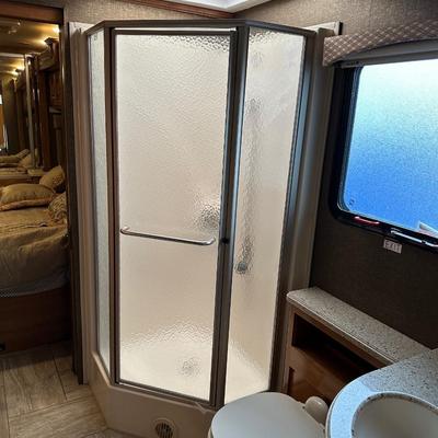 2016 TUSCANY XTE MOTOR COACH WITH ALL THE BELLS AND WHISTLES