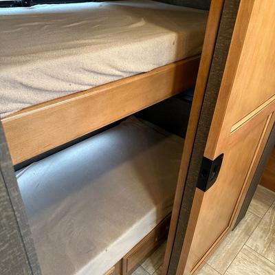 2016 TUSCANY XTE MOTOR COACH WITH ALL THE BELLS AND WHISTLES