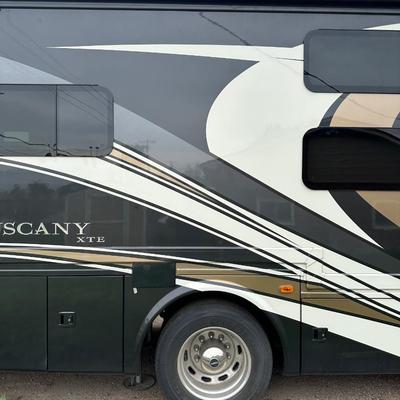 2016 TUSCANY XTE MOTOR COACH WITH ALL THE BELLS AND WHISTLES
