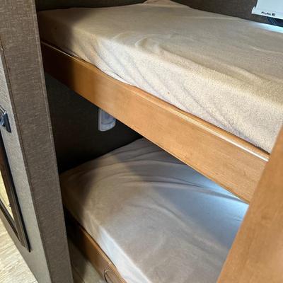 2016 TUSCANY XTE MOTOR COACH WITH ALL THE BELLS AND WHISTLES