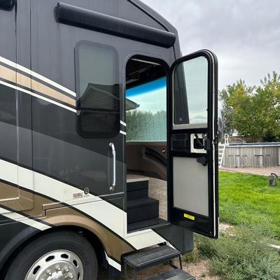 2016 TUSCANY XTE MOTOR COACH WITH ALL THE BELLS AND WHISTLES