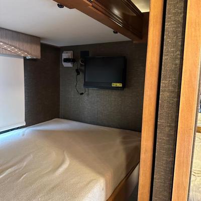 2016 TUSCANY XTE MOTOR COACH WITH ALL THE BELLS AND WHISTLES