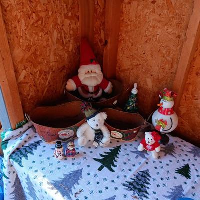 3 METAL BASKETS, SHAKERS AND MORE
