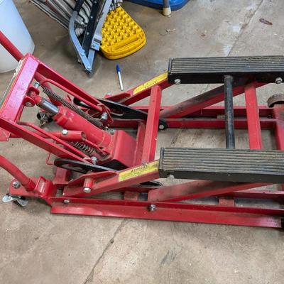 Hydraulic Motorcycle Lift 1500 lb Capacity