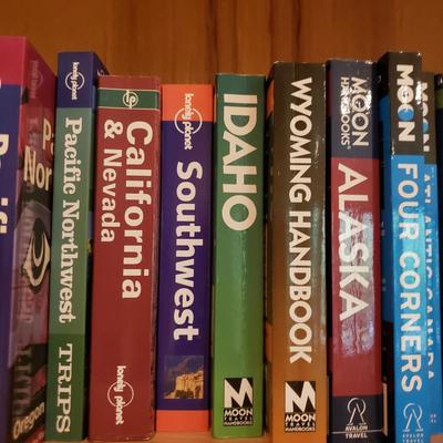 United States Travel Guide Books by Lonely Plant, Moon Guides, & More (LLR-KD)