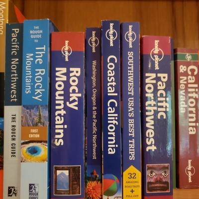 United States Travel Guide Books by Lonely Plant, Moon Guides, & More (LLR-KD)