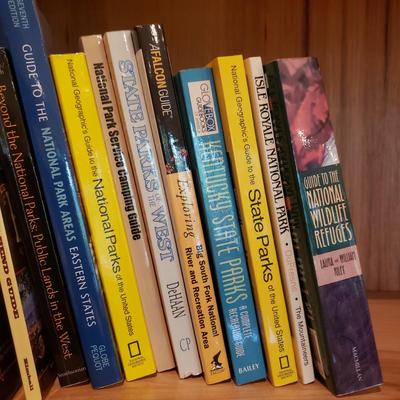 United States Travel Guide Books by Lonely Plant, Moon Guides, & More (LLR-KD)