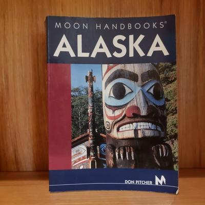 United States Travel Guide Books by Lonely Plant, Moon Guides, & More (LLR-KD)