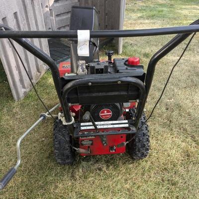 Working Murray 5 HP, 22" Snow Blower
