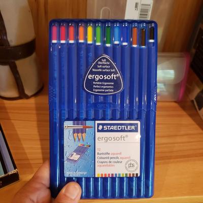 Derwent Colored Pencils, Books and More (LLR-KD)