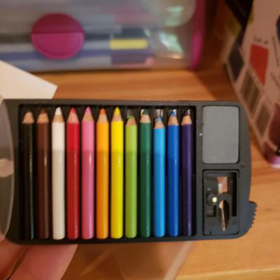 Derwent Colored Pencils, Books and More (LLR-KD)