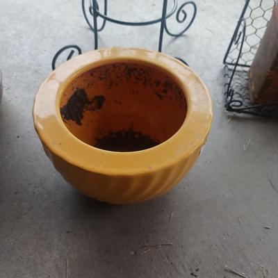 KOKOPELLI METAL PLANT STAND AND FLOWER POTS