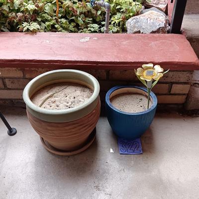 4 CLAY FLOWER POTS