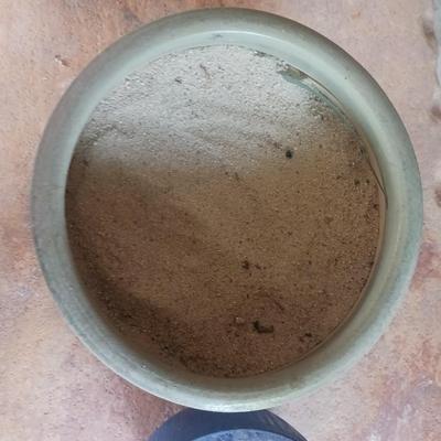 4 CLAY FLOWER POTS