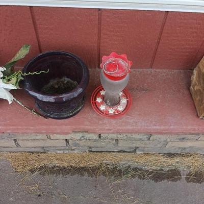 METAL FLOWERS, MATCHING FLOWER POTS, HUMMINGBIRD FEEDER