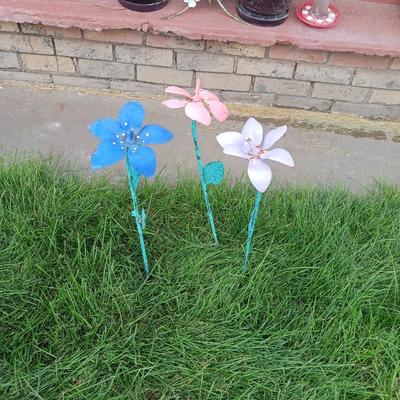 METAL FLOWERS, MATCHING FLOWER POTS, HUMMINGBIRD FEEDER
