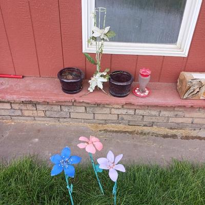 METAL FLOWERS, MATCHING FLOWER POTS, HUMMINGBIRD FEEDER