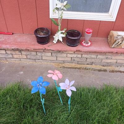 METAL FLOWERS, MATCHING FLOWER POTS, HUMMINGBIRD FEEDER