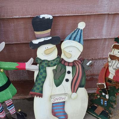 LIGHTED ELF, WOODEN SNOWMEN AND SANTA