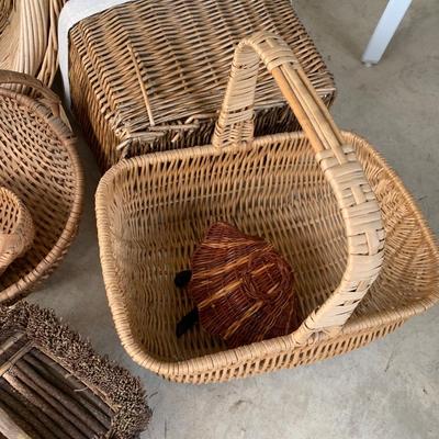 Large Baskets Lot