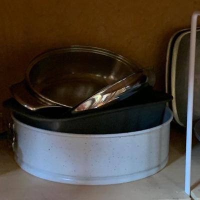 Huge Lot of Bakeware/Cookware